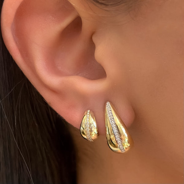 14KT GOLD DIAMOND ONE LINE TAPERED HUGGIE EARRING